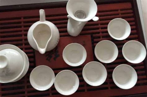 茶具擺放|一张图教会你摆放茶具，标准茶具摆放的方法